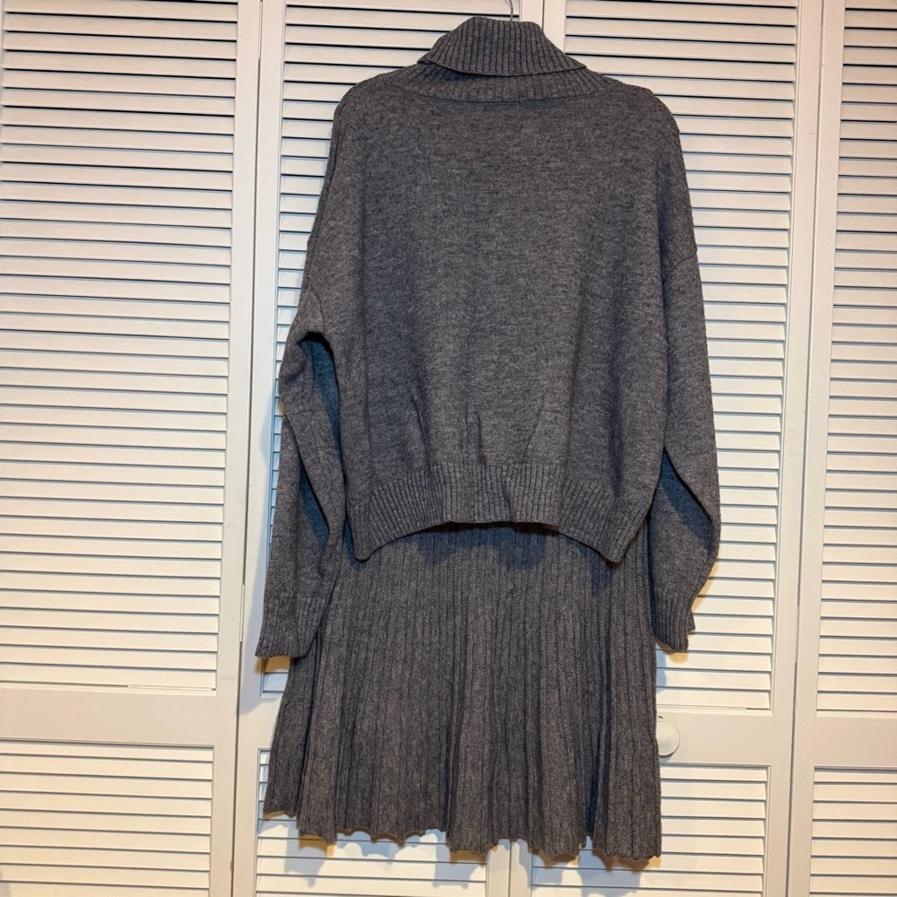 Fashion Nova Pleated Sweater Skirt Set - Grey - Picture 5 of 7